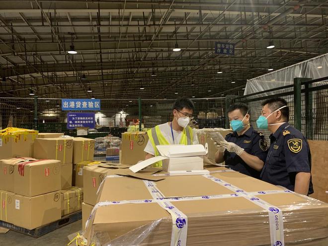 成都1-8月货物贸易进出口总值突破5470亿元，同比增长7.1%，国内贸易代理业务助力稳定增长